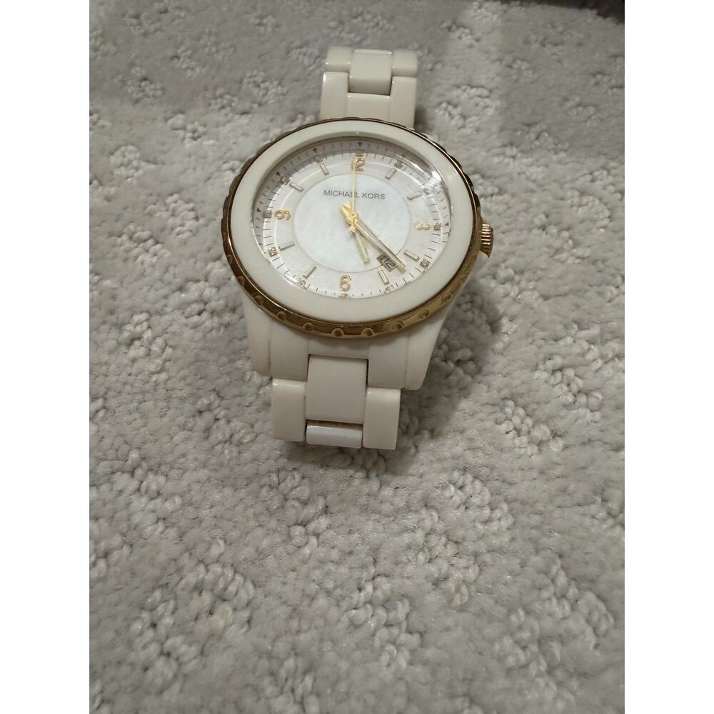 Michael Kors MM5249 Women's White Acrylic Analog Dial Quartz Wrist Watch JNA282 - Picture 3 of 12